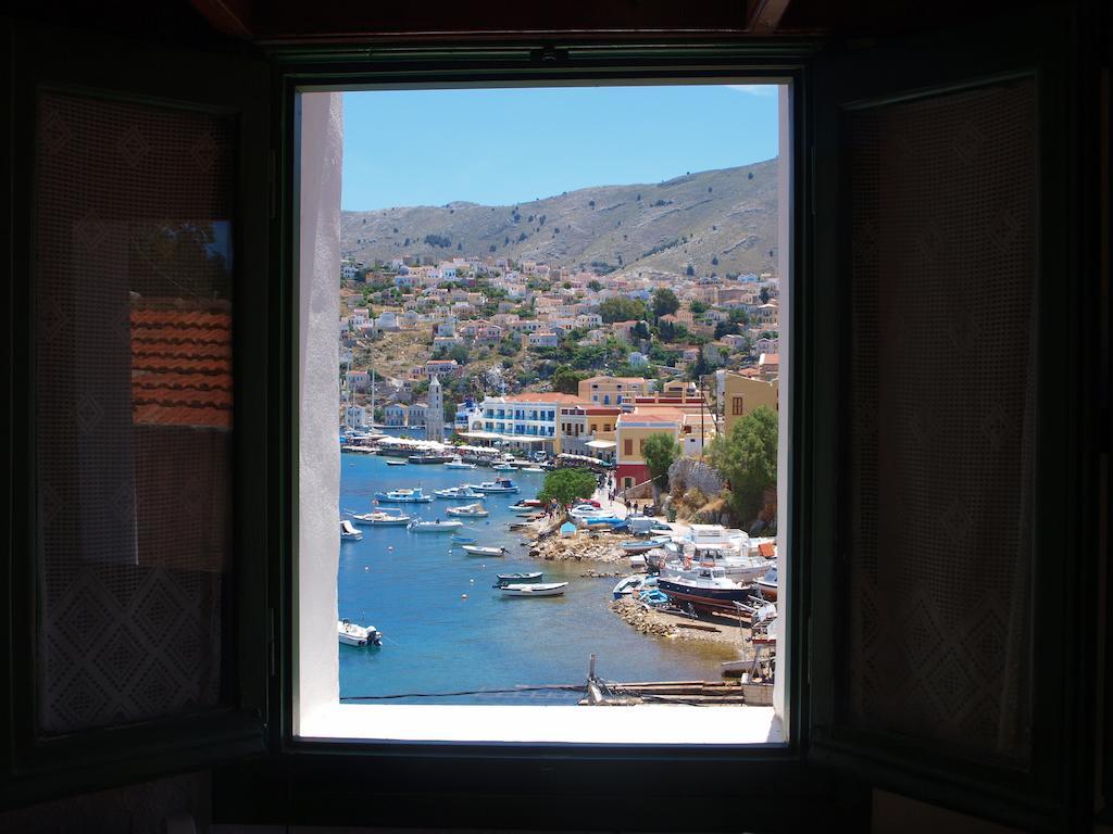 Marina Studios Symi Rum bild
